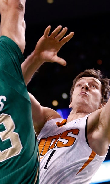 Suns pull out win over Celtics with late flurry